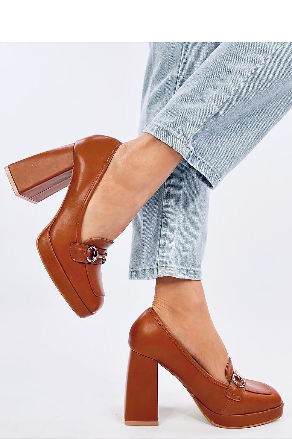 Korolliset loaferit