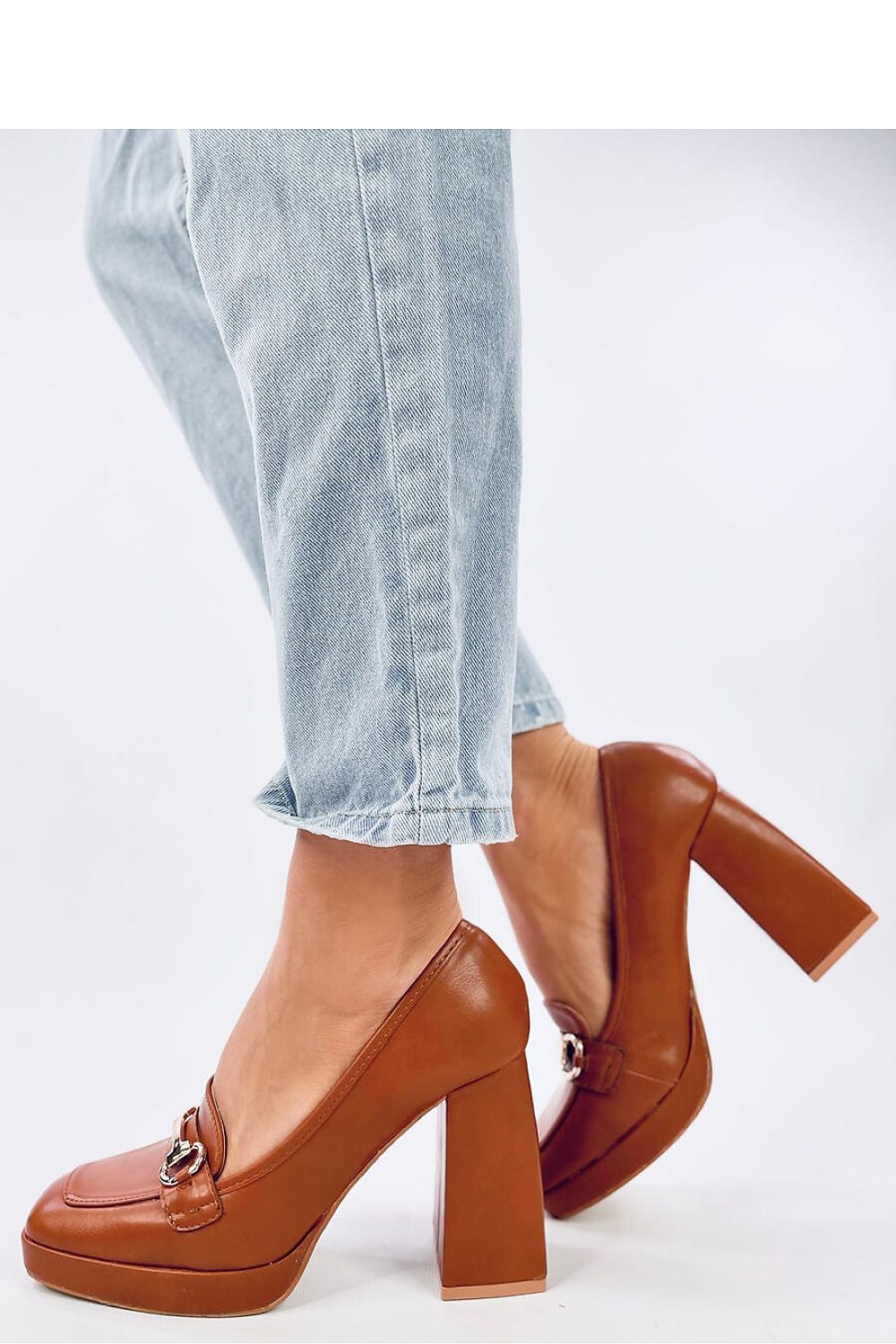 Korolliset loaferit